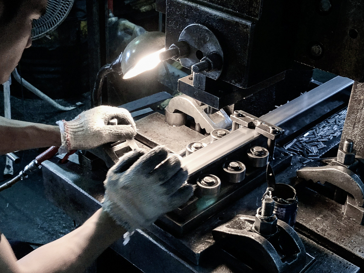 Metal working - Slit Pipe Hole Punching