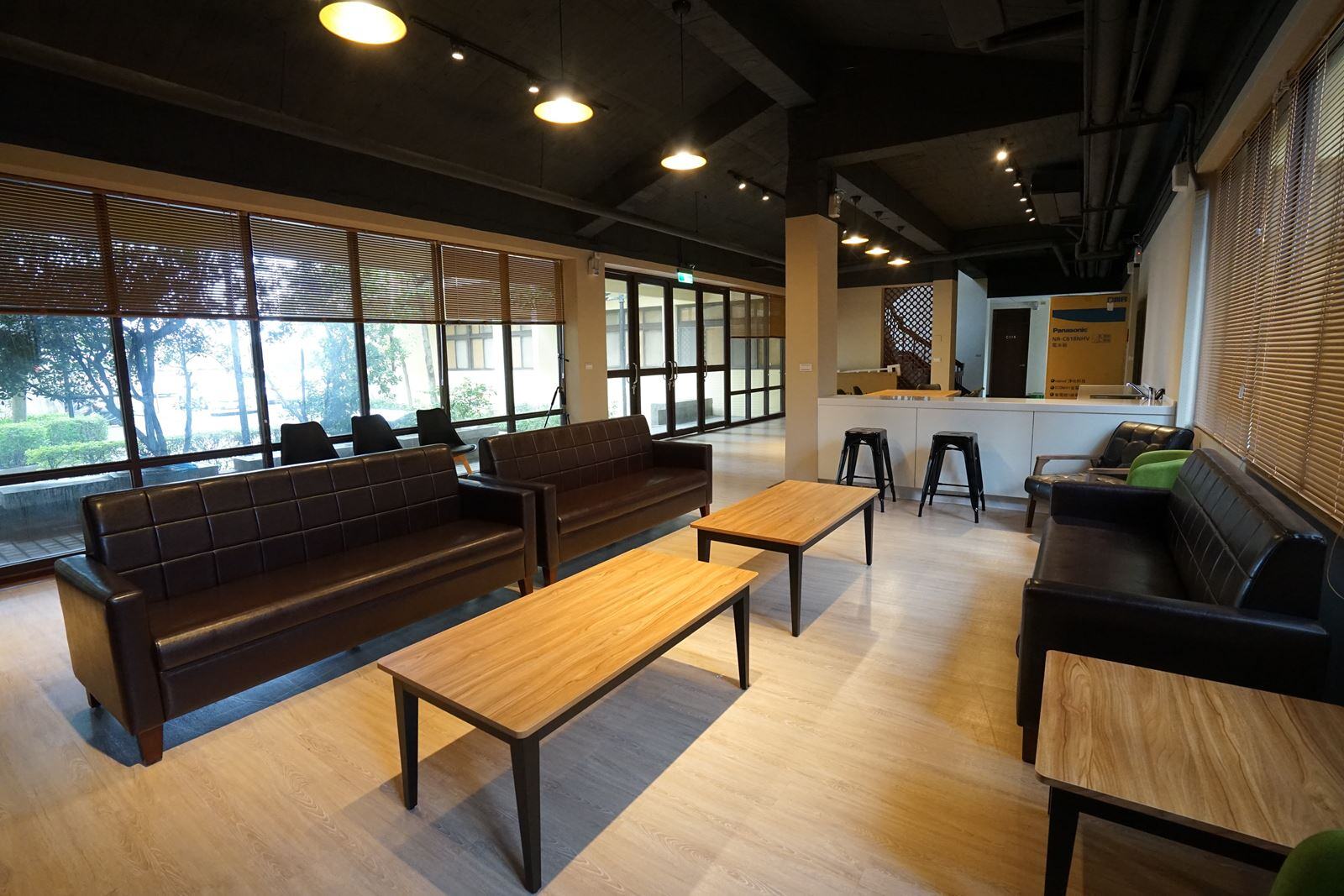 dormitory public space interior refurnishing - loft & casual